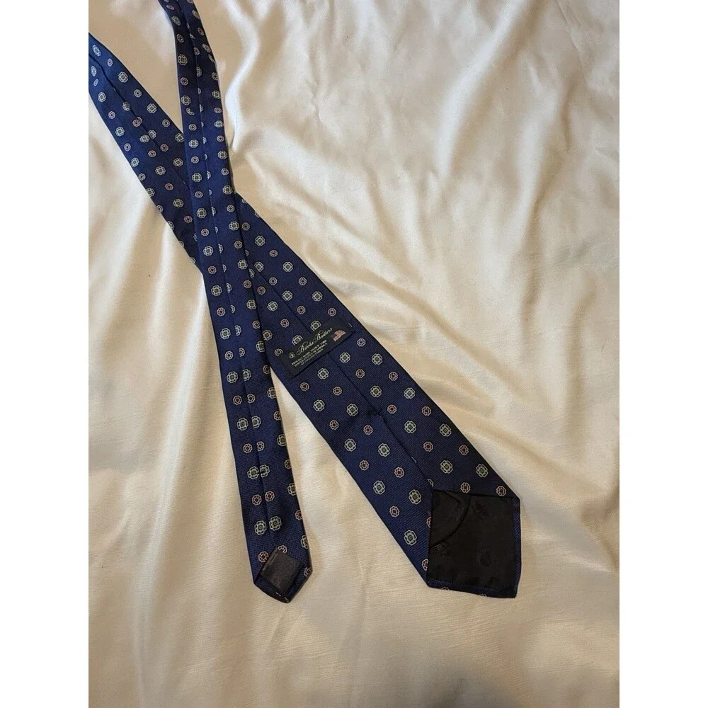 Brooks Brothers 100% Silk Tie Blue Geometric Medallion USA Made Italian Fabric